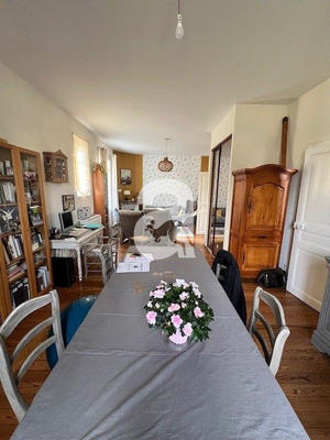 Maison - 110 m² - 8 pièces