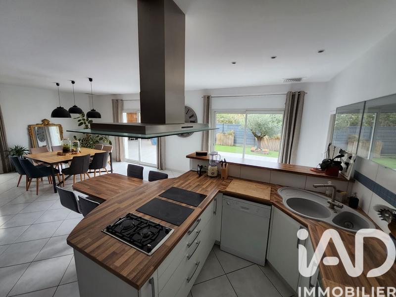 Maison - 206 m² - 8 pièces