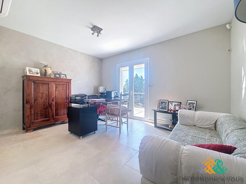 Maison - 187 m² - 5 pièces