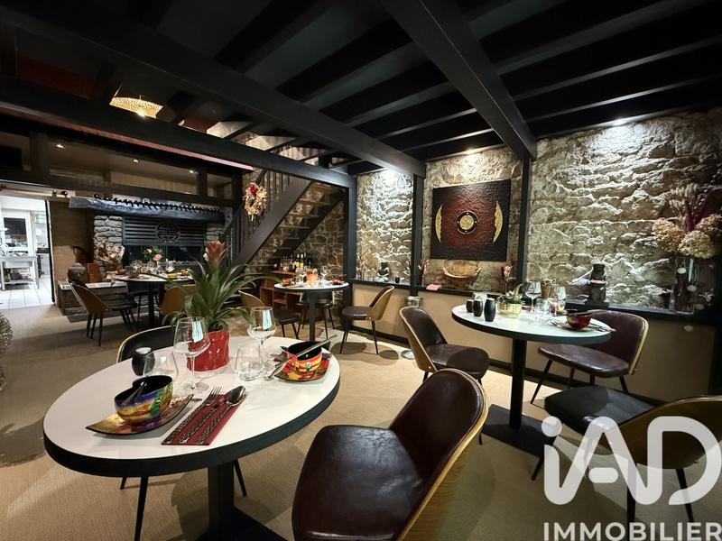 Maison - 301 m² - 13 pièces