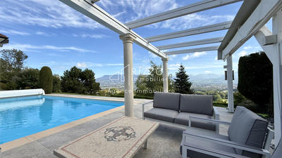 Maison - 263 m² - 7 pièces