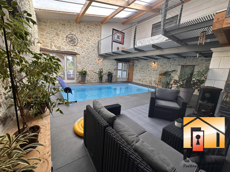 Maison ancienne - 286 m² - 8 pièces