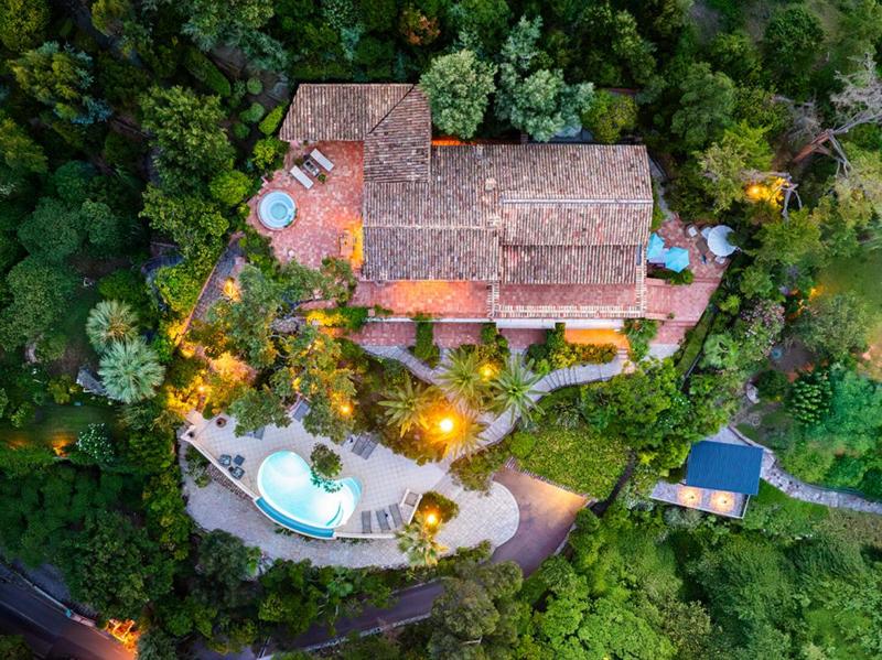 Villa - 288 m² - 8 pièces