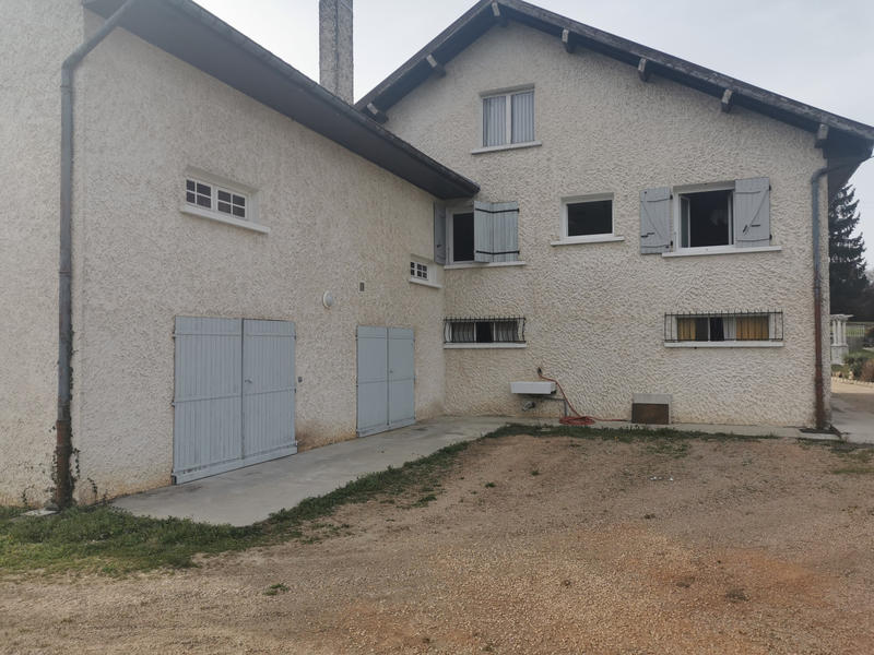 Maison - 225 m² - 9 pièces