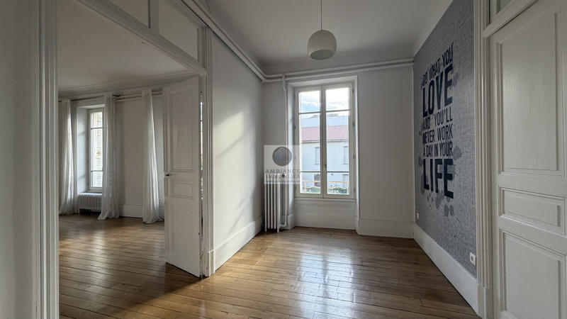 Appartement - 198 m² - 6 pièces