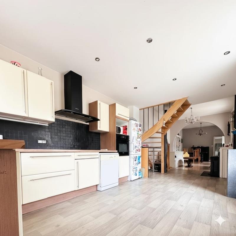 Maison - 104 m² - 5 pièces