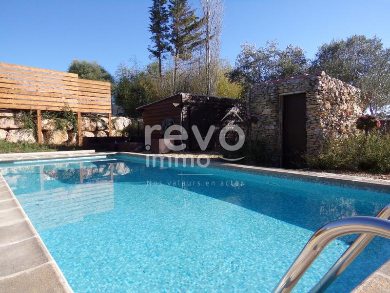 Villa - 180 m² - 4 pièces