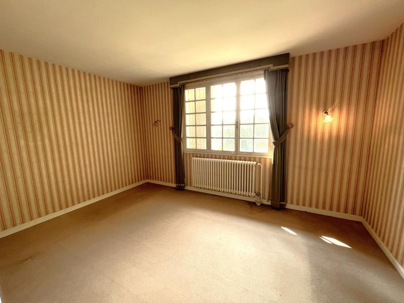 Maison traditionnelle - 256 m² - 9 pièces