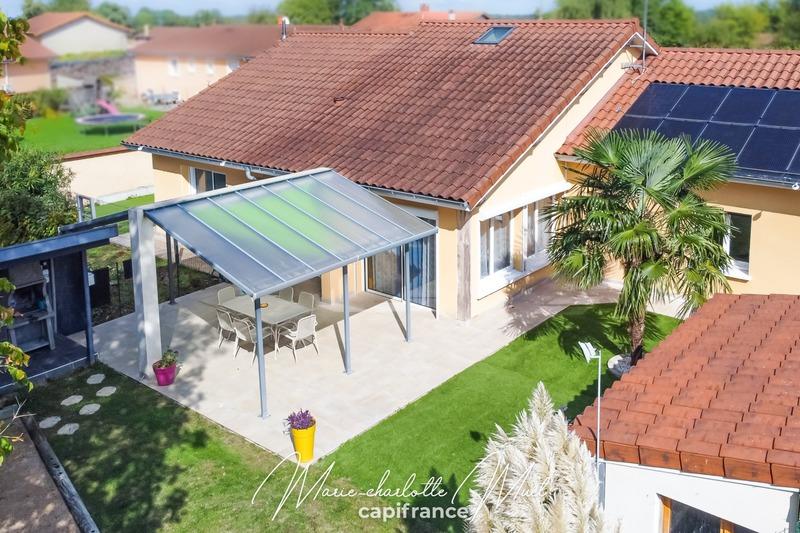 Maison - 220 m² - 6 pièces