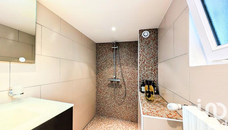 Maison - 185 m² - 7 pièces