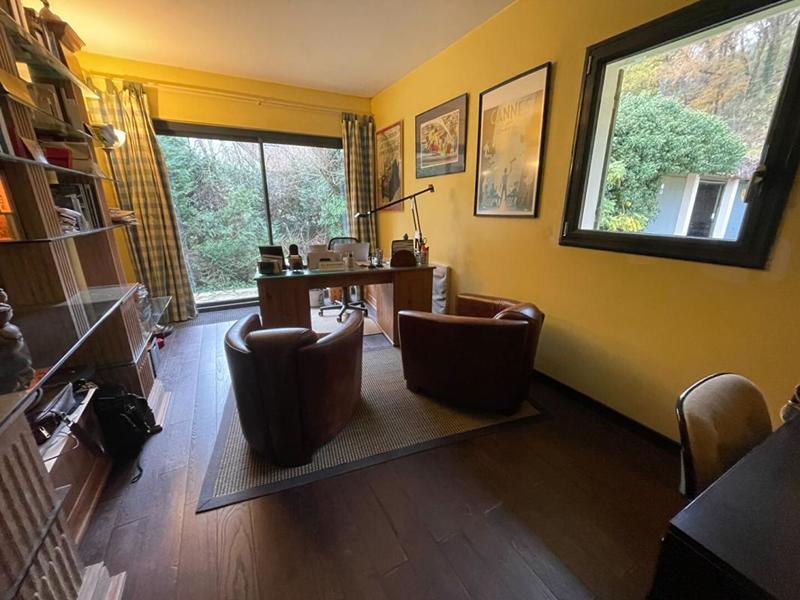 Maison - 230 m² - 8 pièces