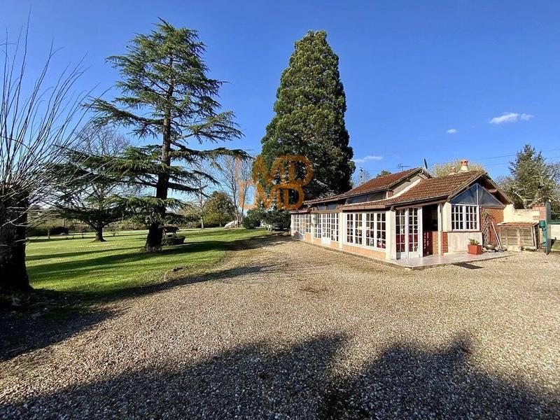 Propriété - 202 m² - 7 pièces