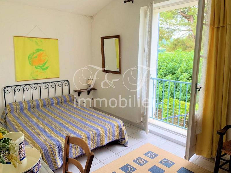 Propriété - 600 m²