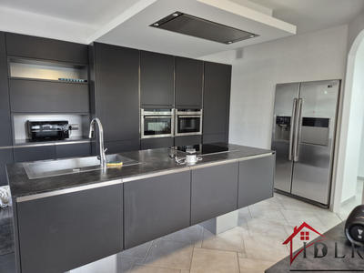 Maison - 142 m² - 7 pièces