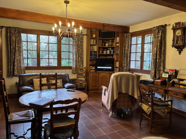 Maison - 260 m² - 10 pièces