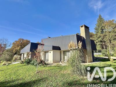 Maison - 217 m² - 8 pièces