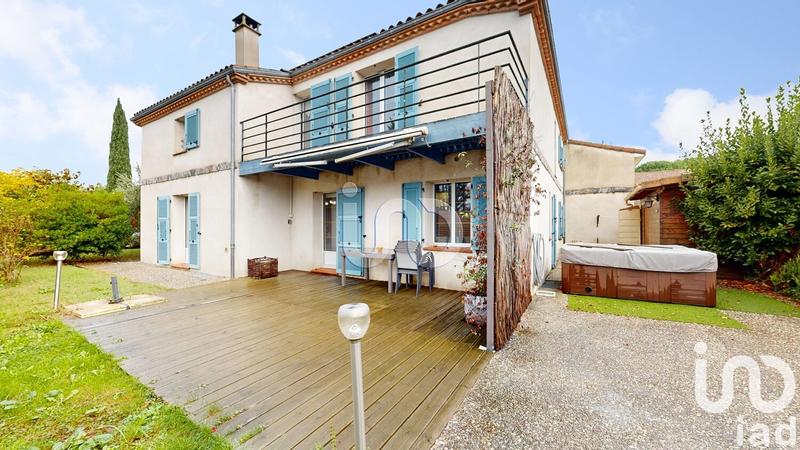 Maison - 213 m² - 6 pièces