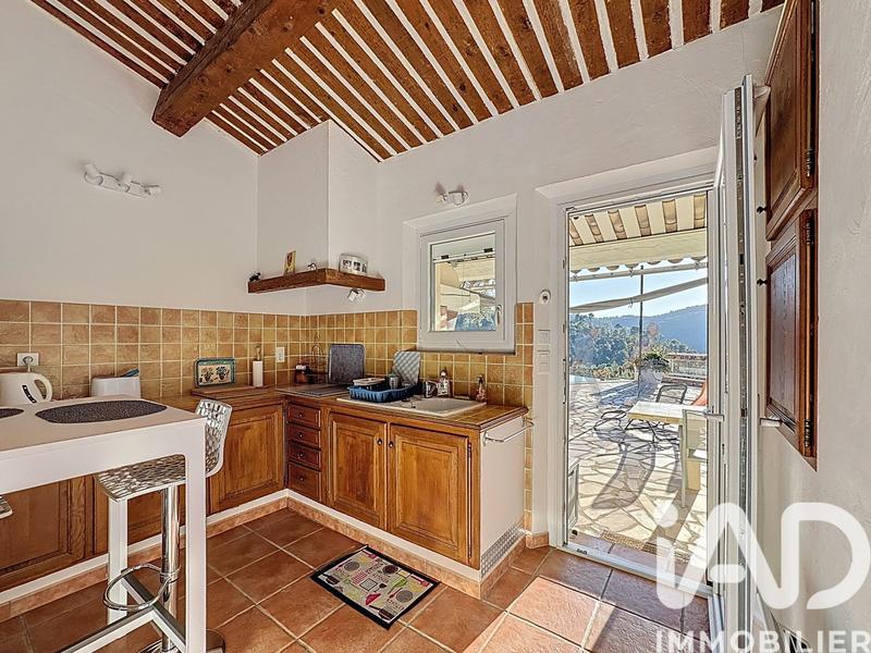 Maison - 204 m² - 7 pièces