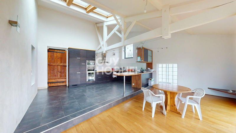 Maison - 287 m² - 8 pièces