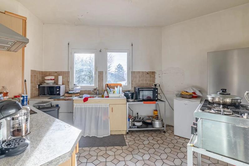 Maison - 230 m² - 10 pièces