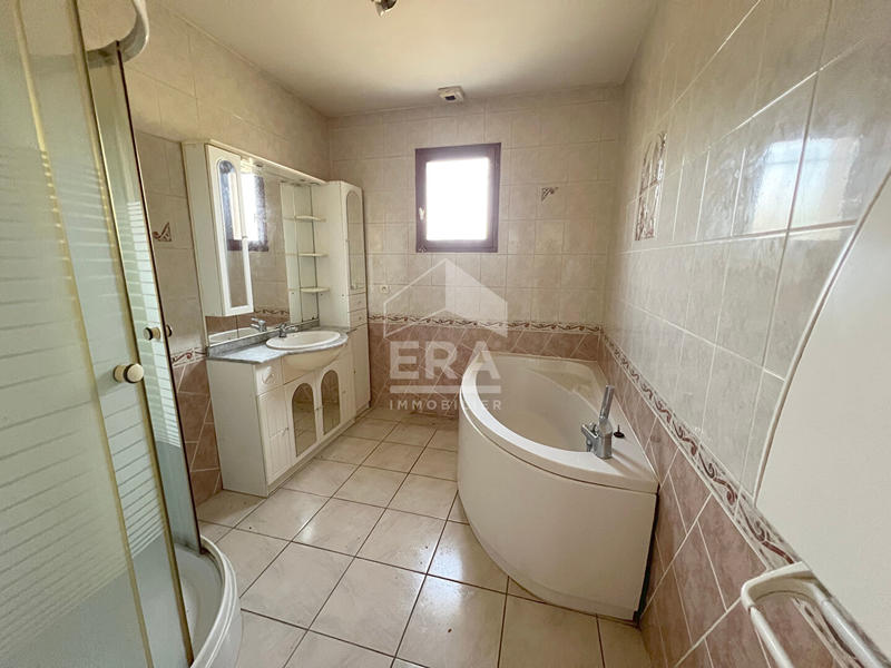 Maison - 92 m² - 5 pièces