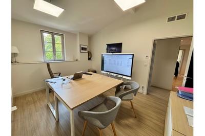 Bureau - 106 m²