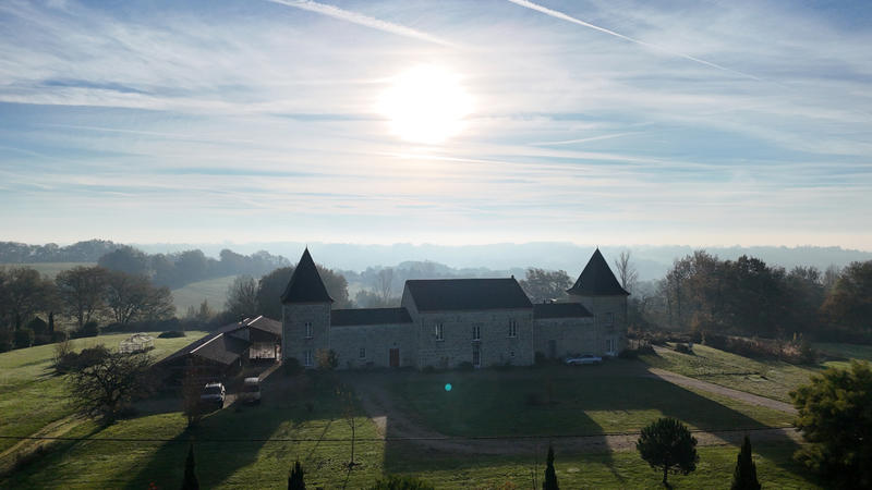 Maison - 374 m² - 13 pièces