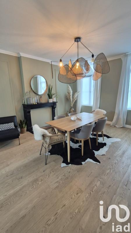 Maison - 253 m² - 9 pièces