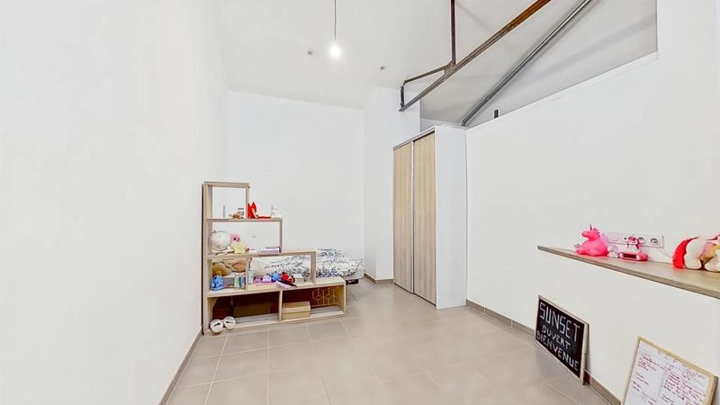 Loft - 95 m² - 3 pièces