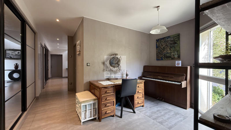 Maison - 257 m² - 7 pièces