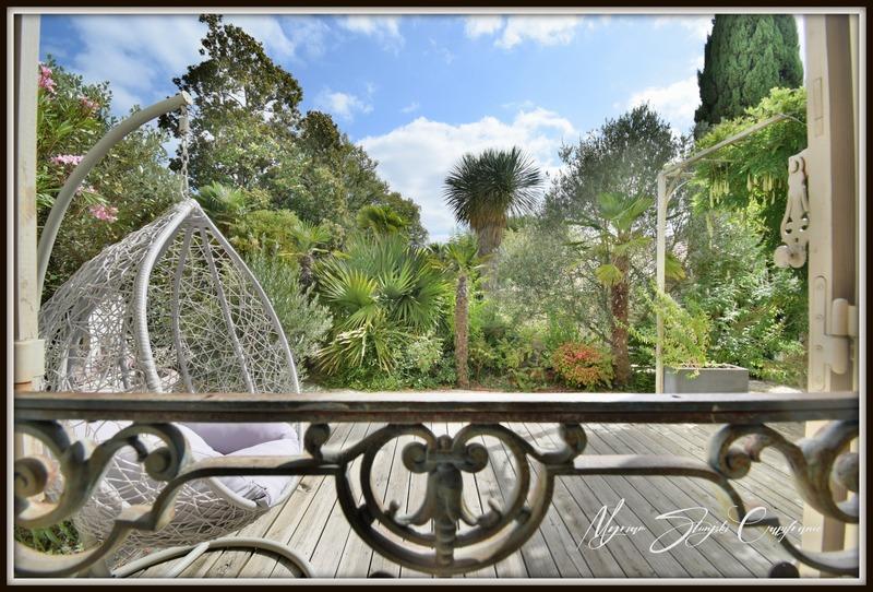 Maison bourgeoise - 420 m² - 14 pièces