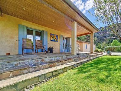 Villa - 214 m² - 6 pièces