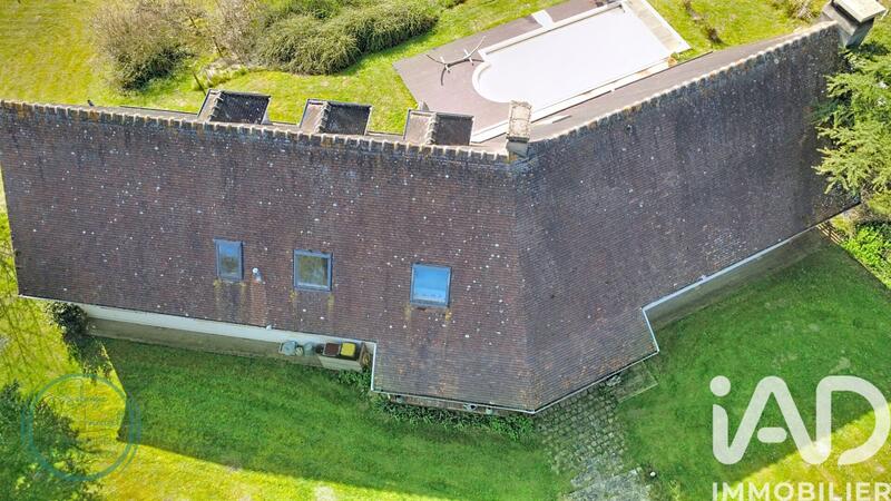 Maison - 258 m² - 10 pièces