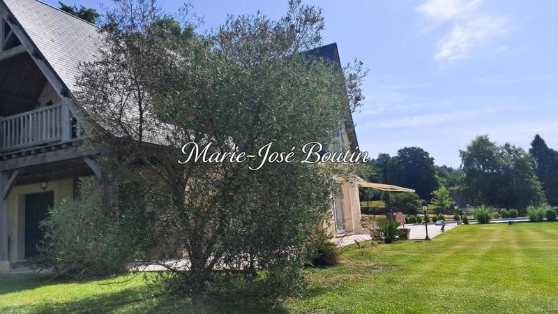 Maison - 230 m² - 7 pièces