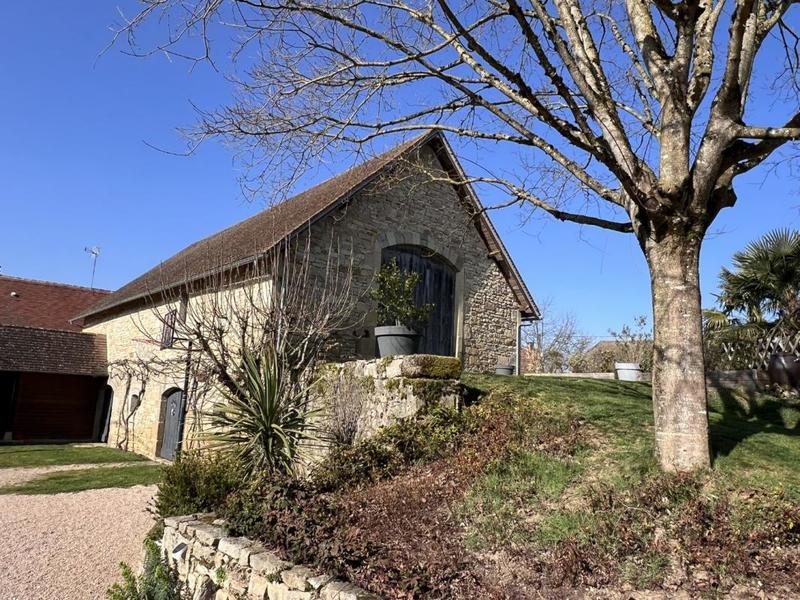 Maison - 230 m² - 11 pièces