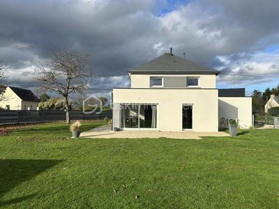 Maison - 121 m² - 5 pièces