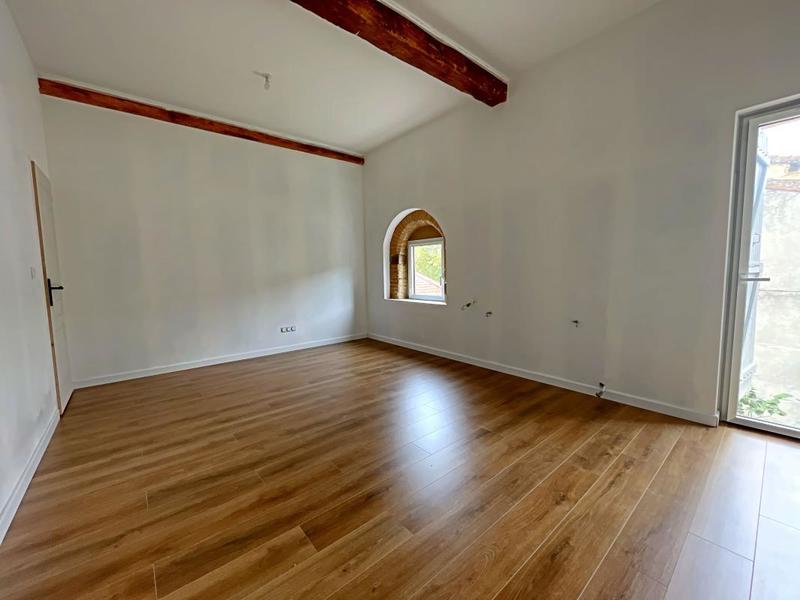 Maison - 220 m² - 6 pièces