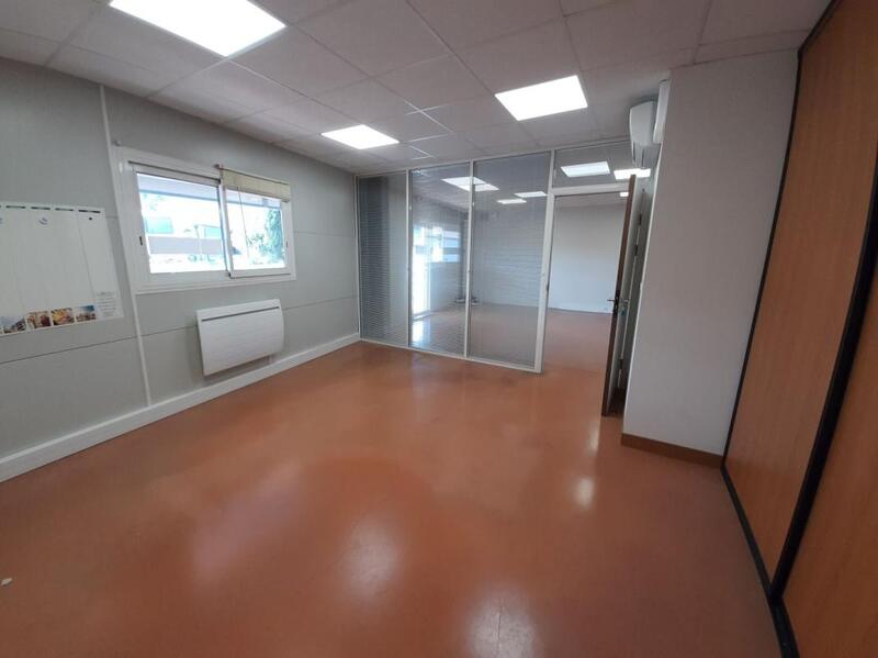 Bureau - 230 m²