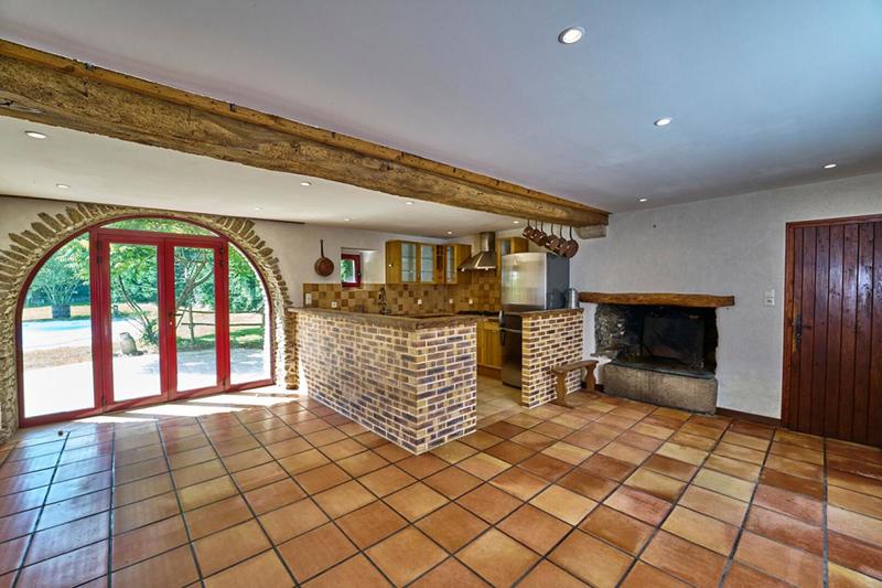 Propriété - 208 m² - 8 pièces