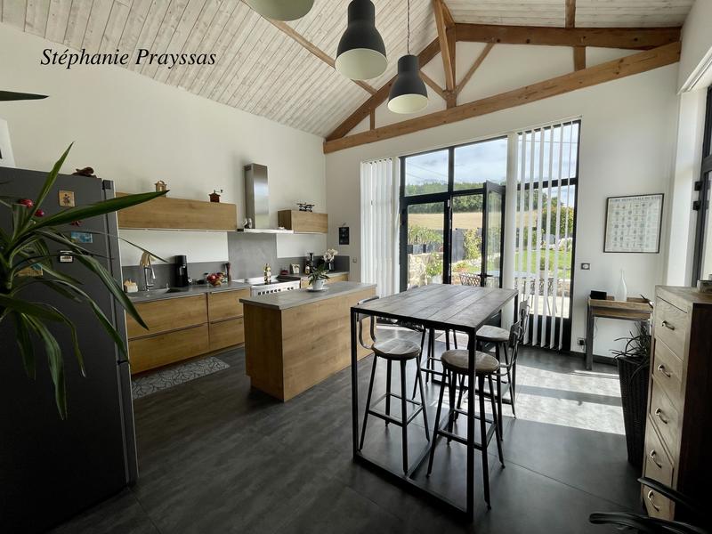 Maison - 200 m² - 6 pièces