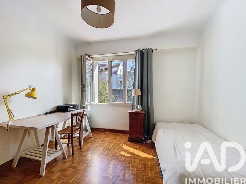 Maison - 241 m² - 7 pièces