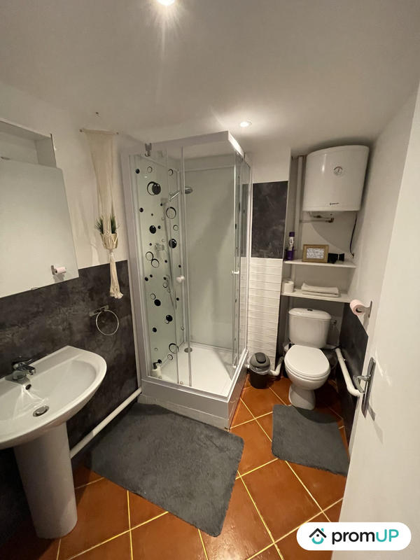 Appartement - 93 m² - 6 pièces