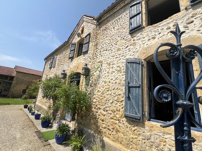 Maison - 310 m² - 8 pièces