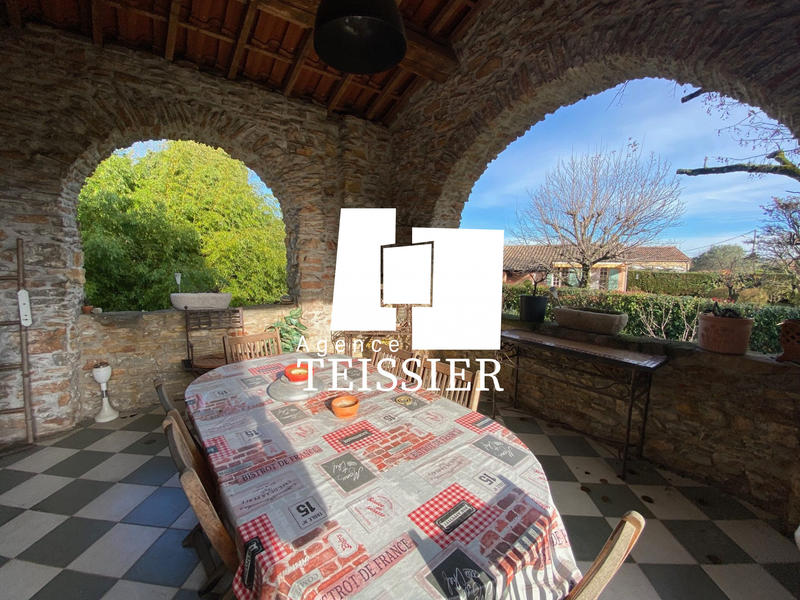 Maison - 181 m² - 6 pièces