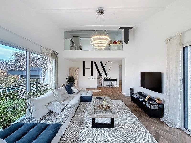 Maison - 437 m² - 14 pièces