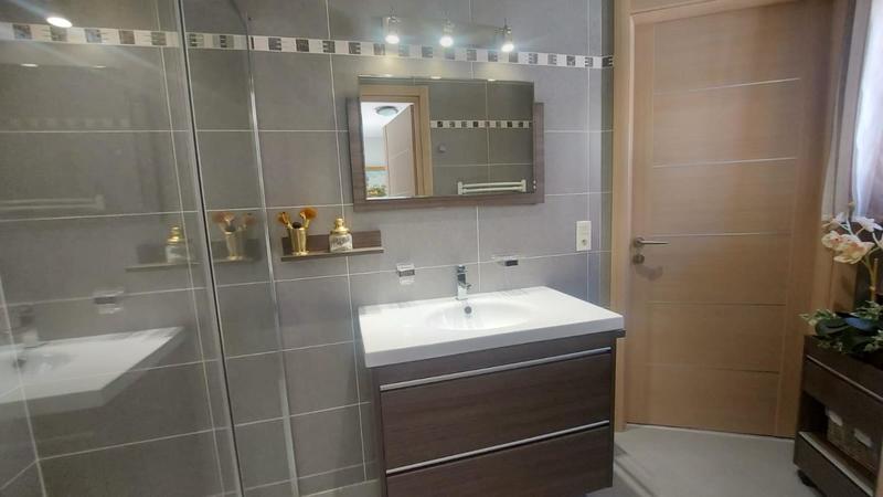 Propriété - 190 m² - 6 pièces