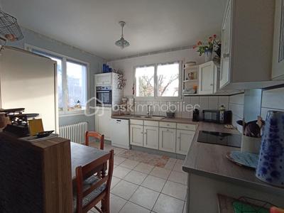 Maison - 96 m² - 4 pièces