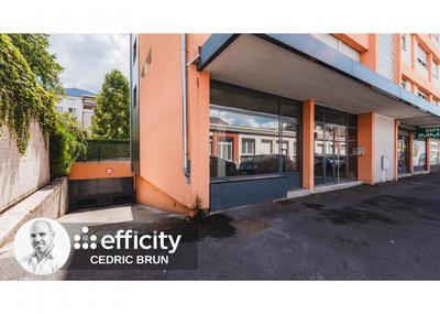 Local d'activité / Entrepôt - 68 m² - 4 pièces