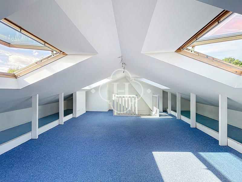 Maison - 195 m² - 7 pièces