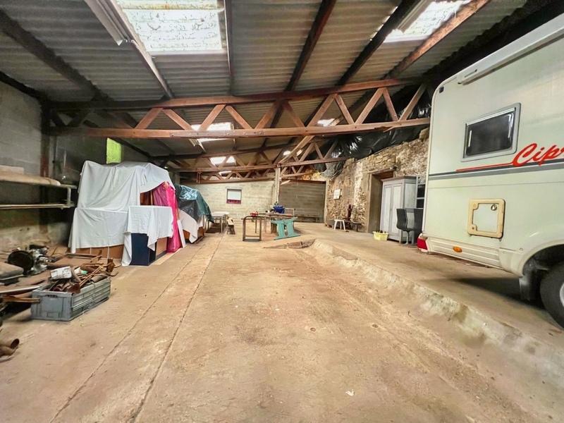 Maison - 280 m² - 10 pièces